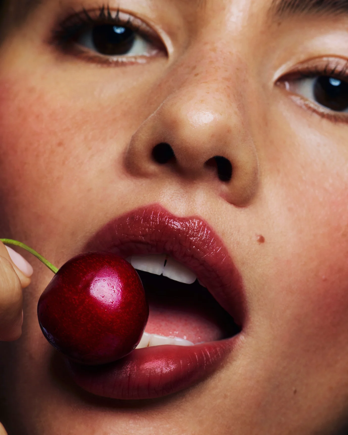 Lip Line - Image 78
